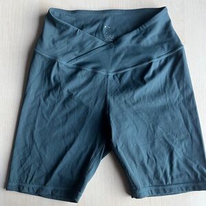 POPFLEX Crisscross Hourglass Midi Short Size XS in Teal